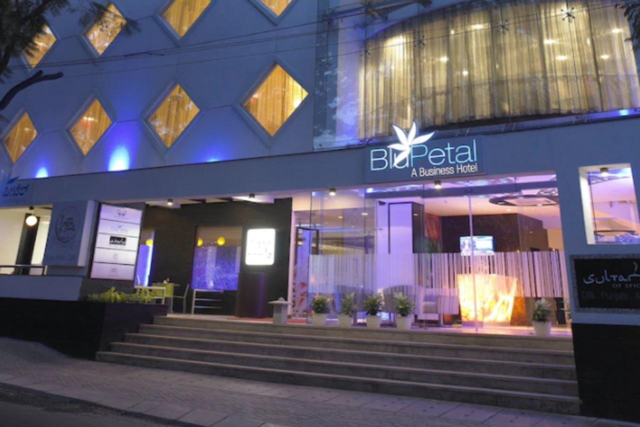 העיר בנגלור Blu Petal - A Business Hotel מראה חיצוני תמונה