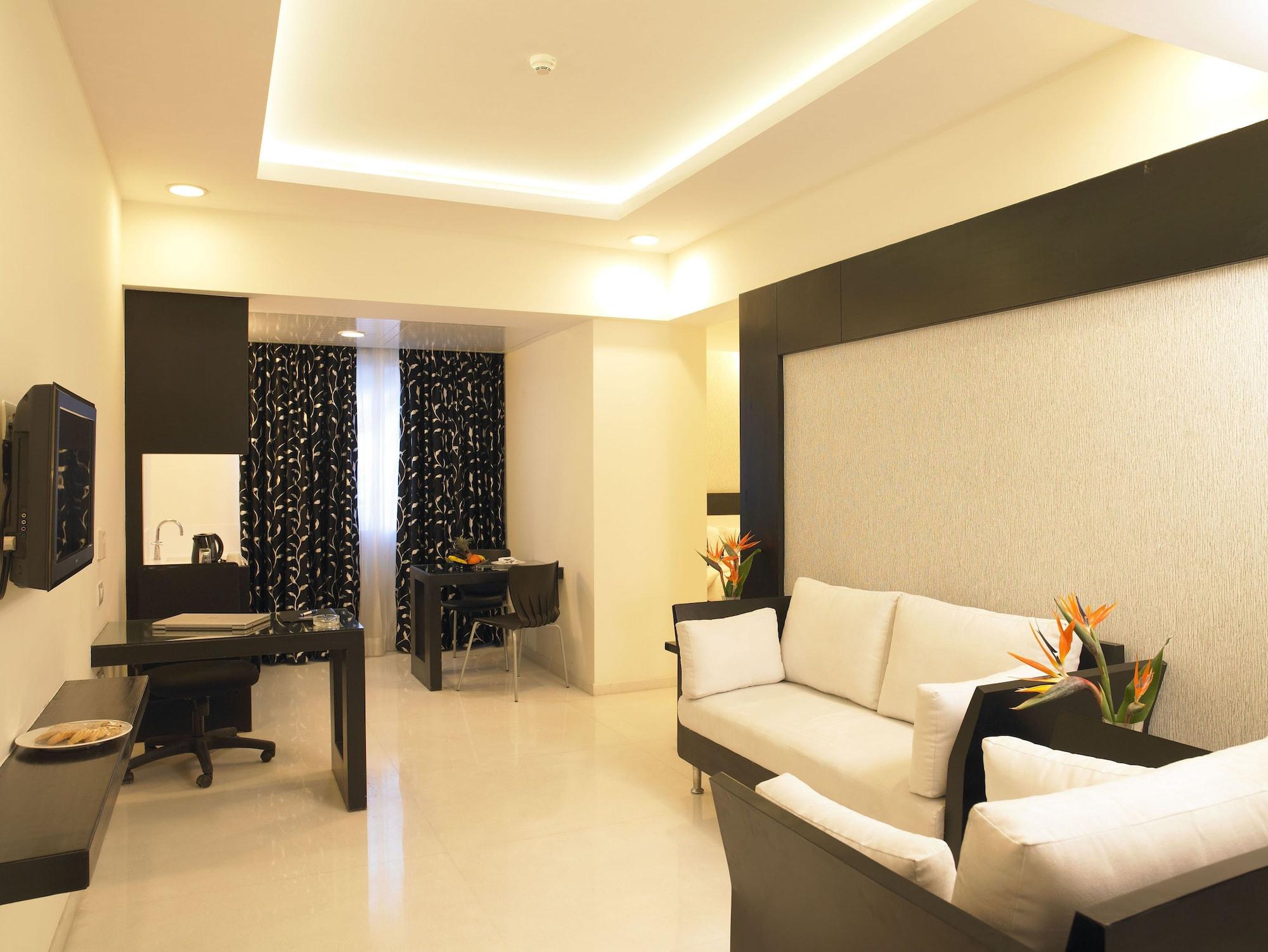 העיר בנגלור Blu Petal - A Business Hotel מראה חיצוני תמונה