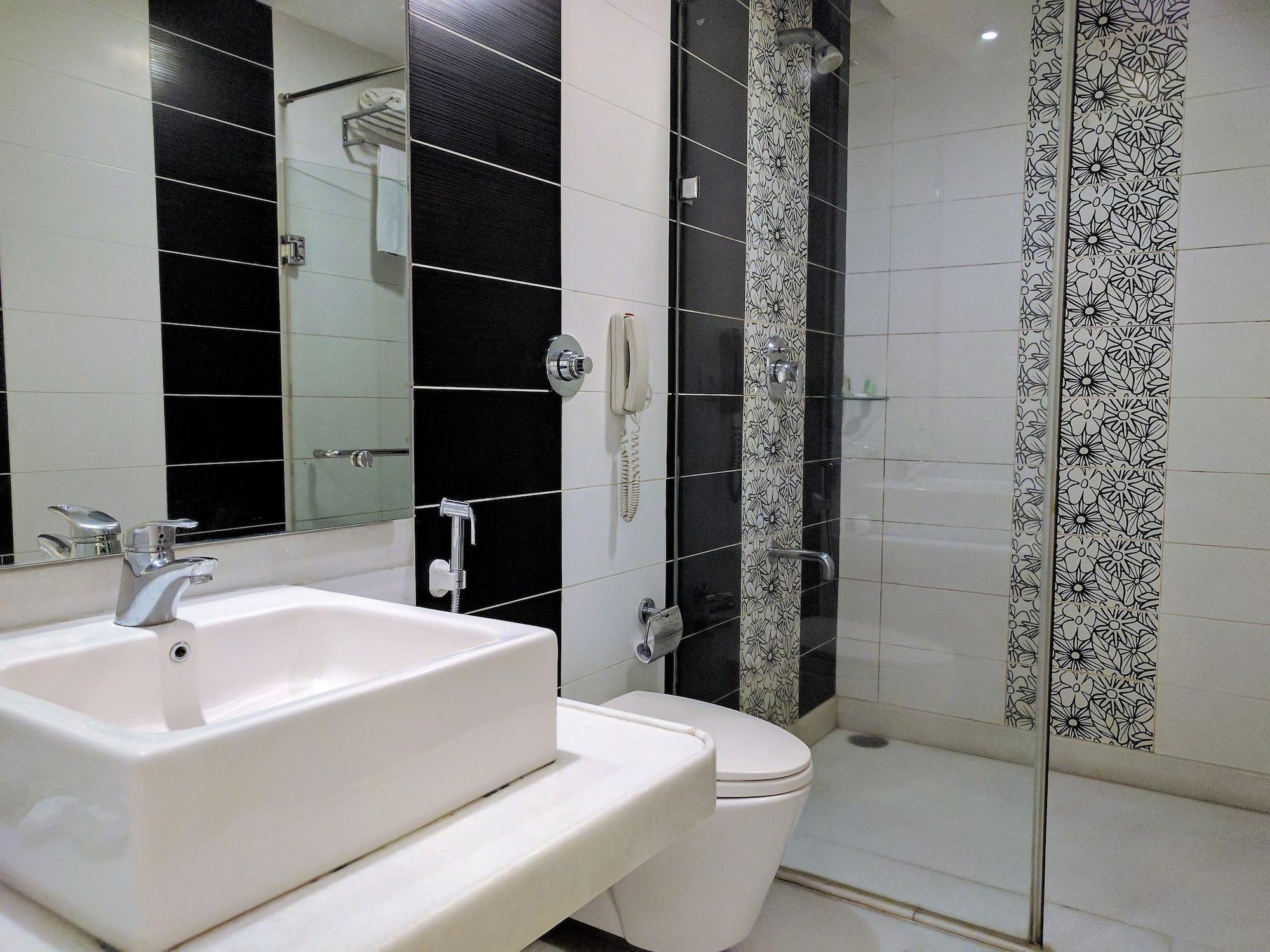 העיר בנגלור Blu Petal - A Business Hotel מראה חיצוני תמונה