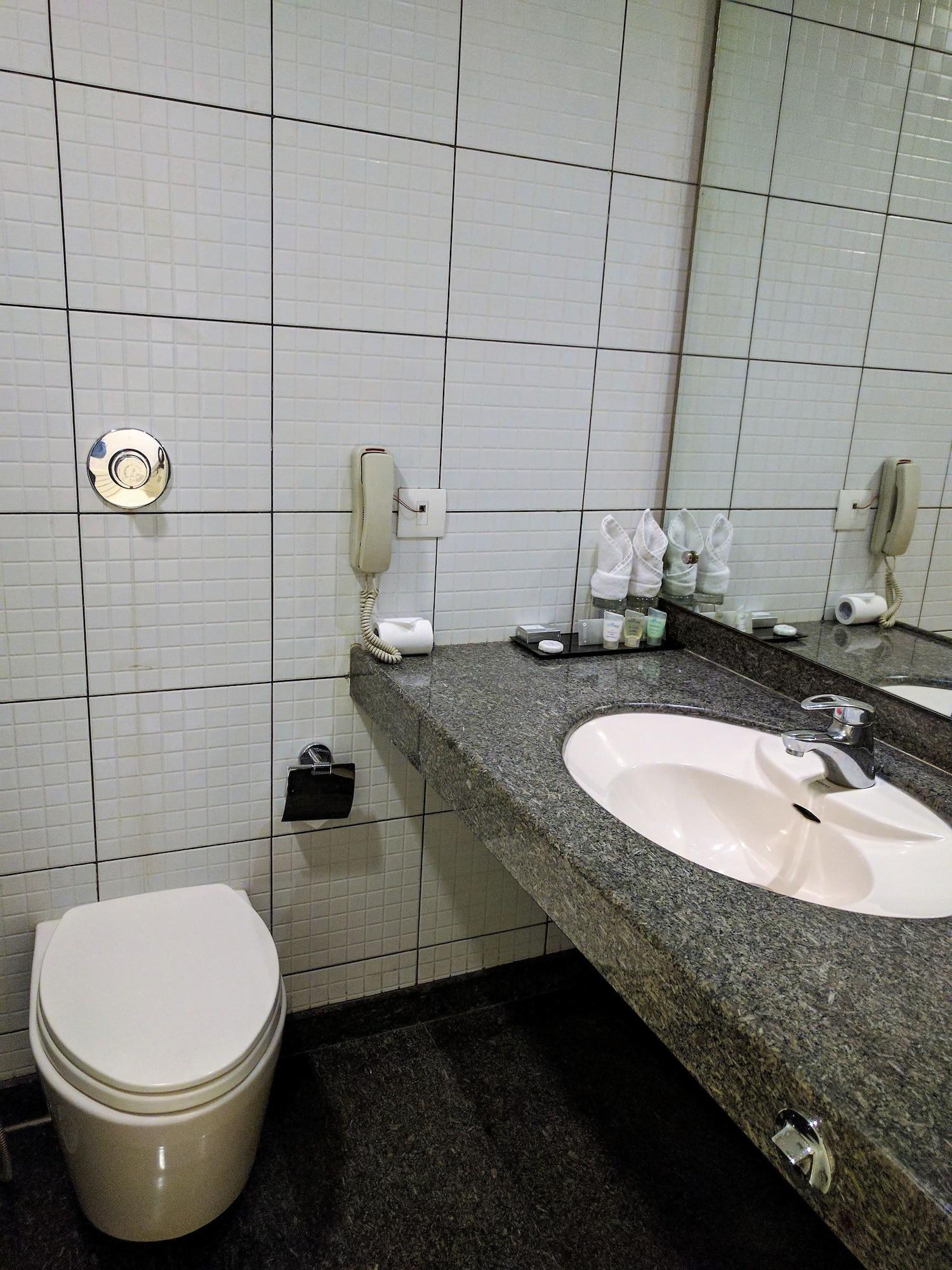 העיר בנגלור Blu Petal - A Business Hotel מראה חיצוני תמונה