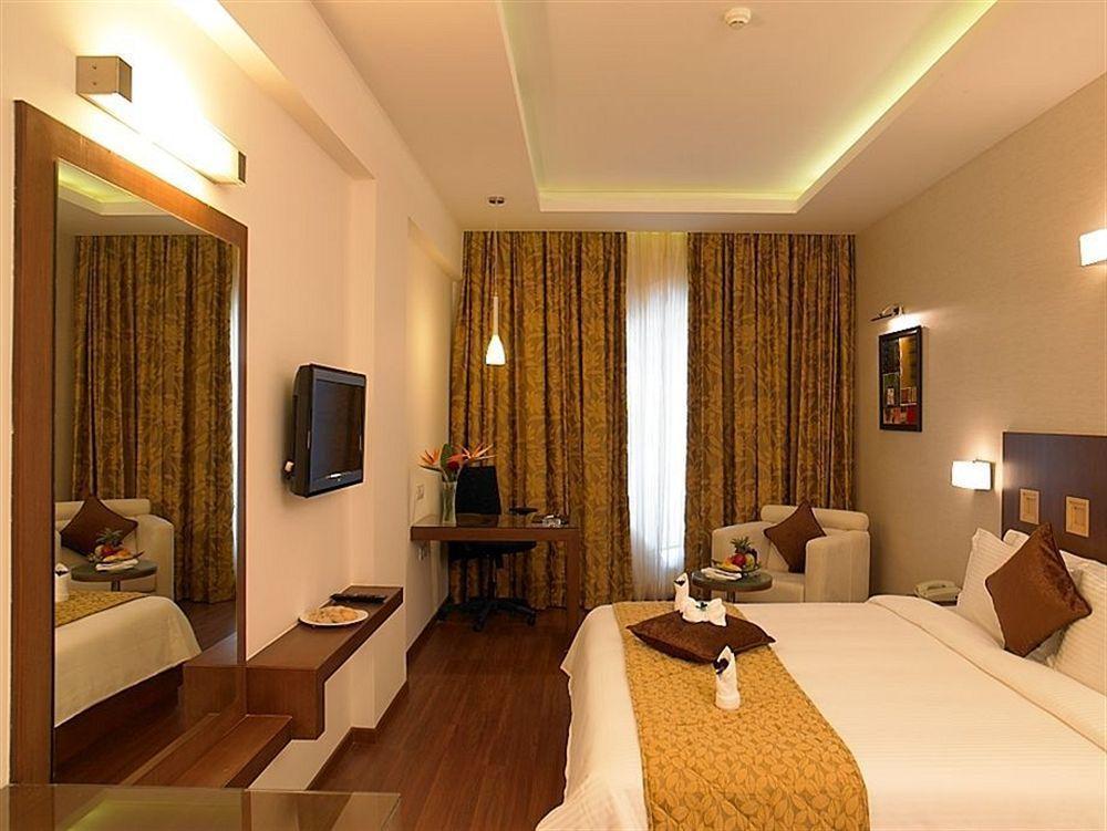 העיר בנגלור Blu Petal - A Business Hotel מראה חיצוני תמונה