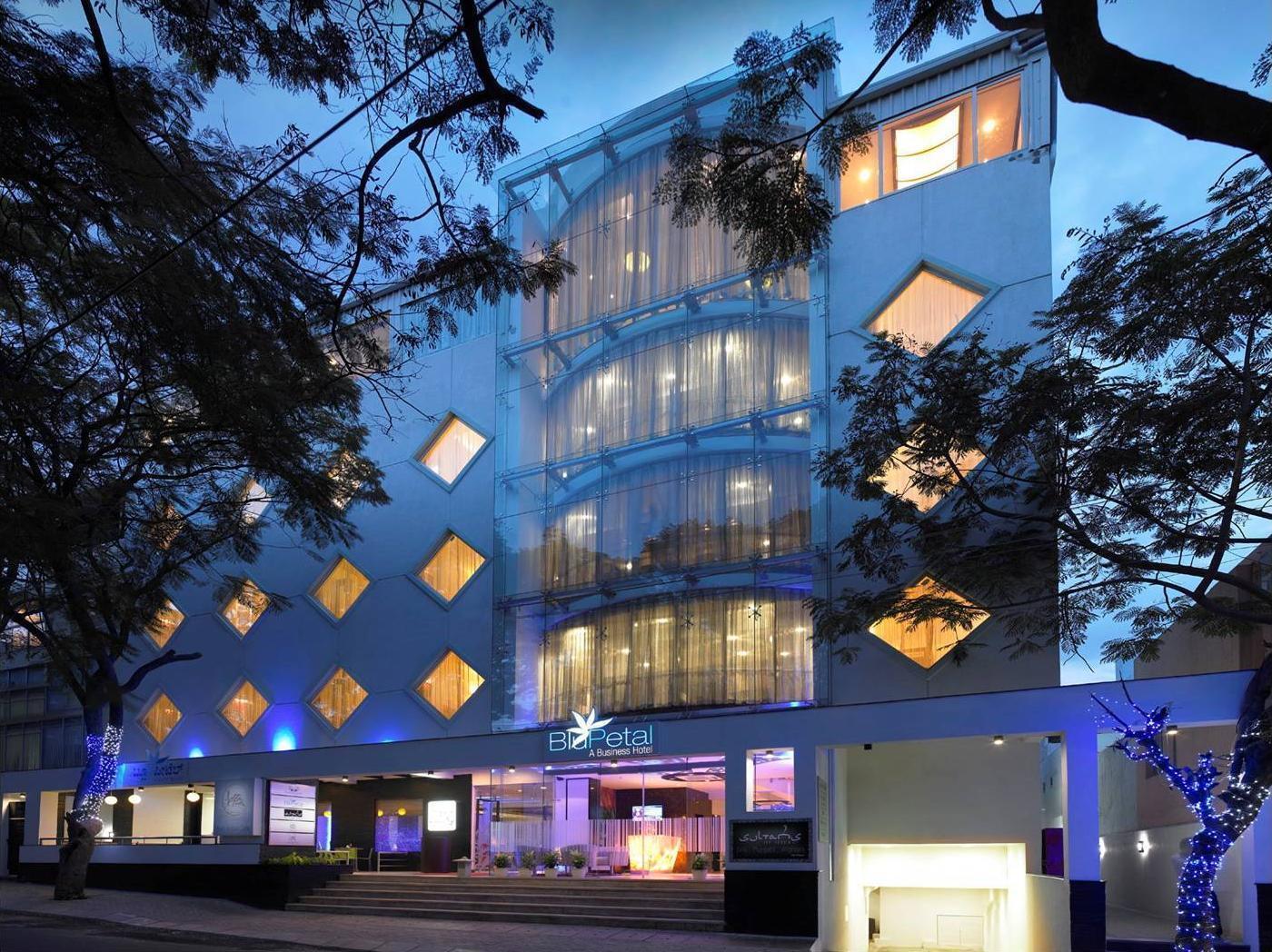 העיר בנגלור Blu Petal - A Business Hotel מראה חיצוני תמונה