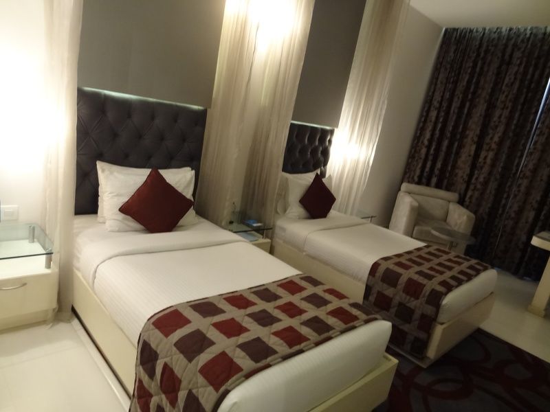 העיר בנגלור Blu Petal - A Business Hotel מראה חיצוני תמונה