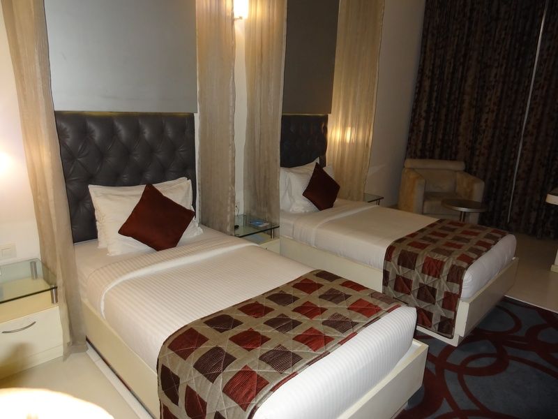 העיר בנגלור Blu Petal - A Business Hotel מראה חיצוני תמונה