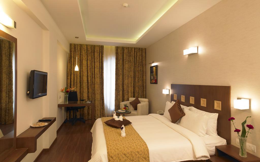 העיר בנגלור Blu Petal - A Business Hotel מראה חיצוני תמונה