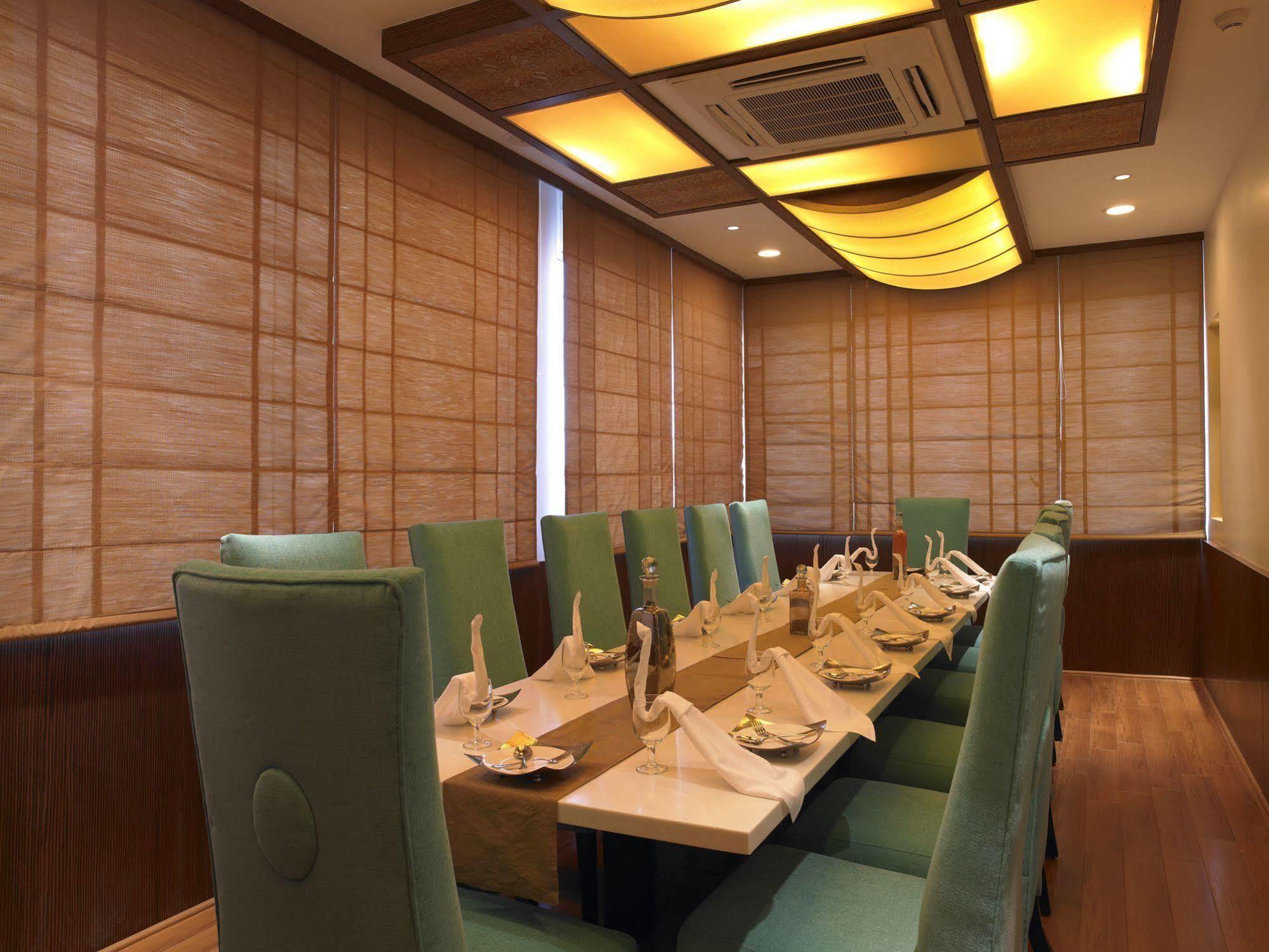 העיר בנגלור Blu Petal - A Business Hotel מראה חיצוני תמונה