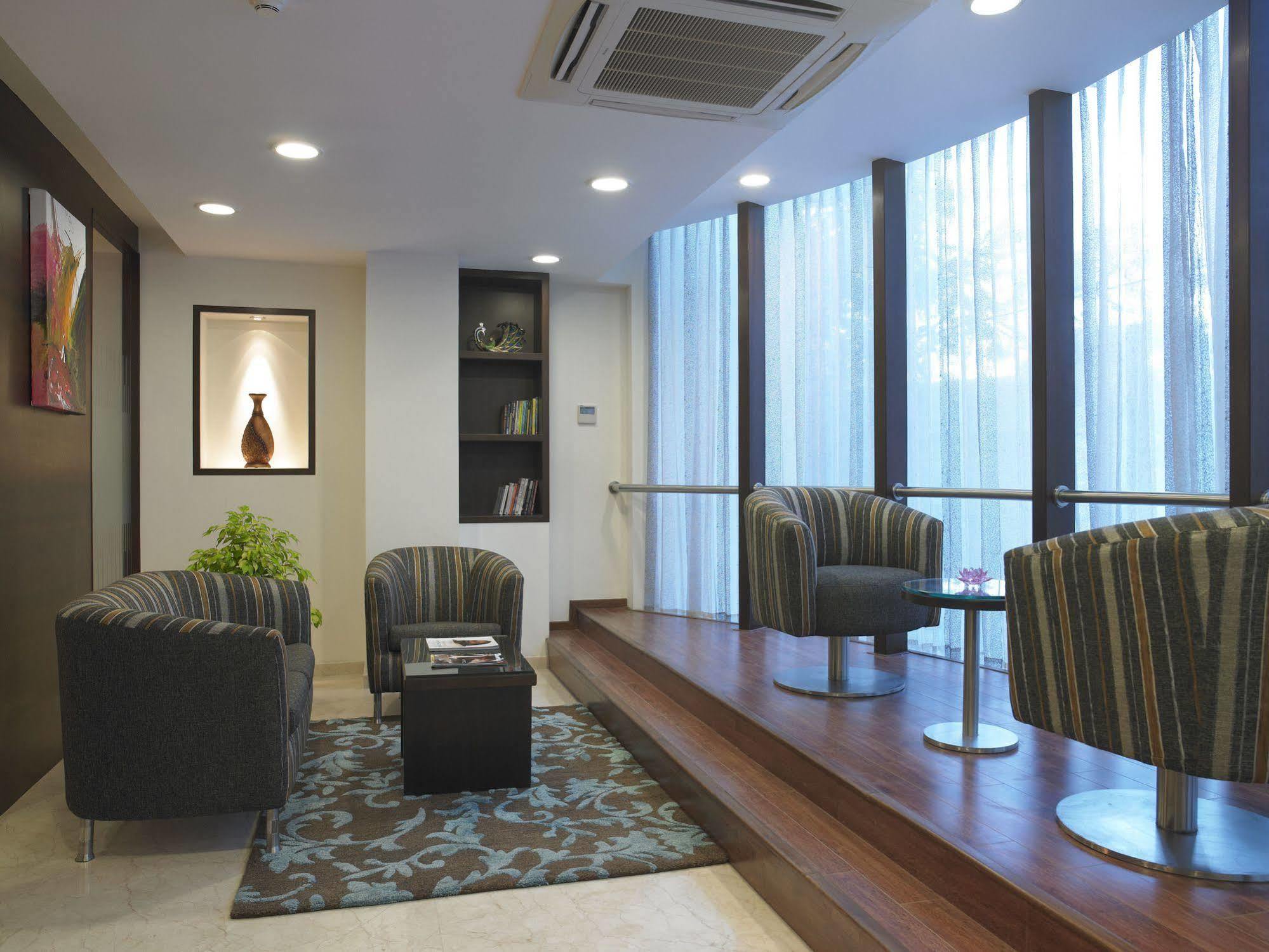 העיר בנגלור Blu Petal - A Business Hotel מראה חיצוני תמונה