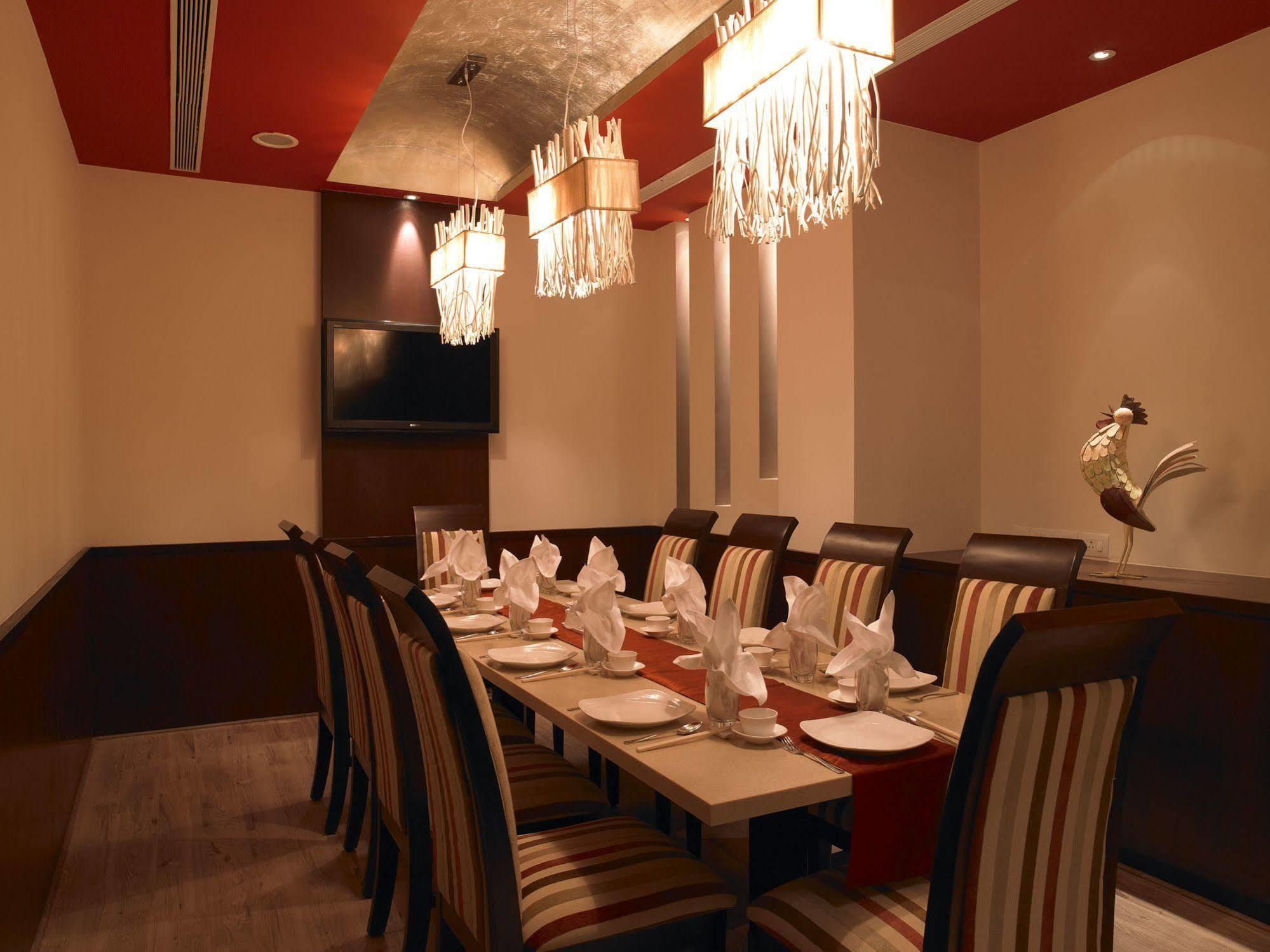 העיר בנגלור Blu Petal - A Business Hotel מראה חיצוני תמונה