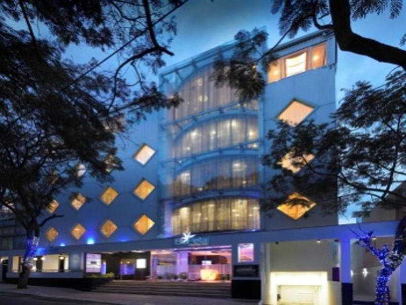 העיר בנגלור Blu Petal - A Business Hotel מראה חיצוני תמונה