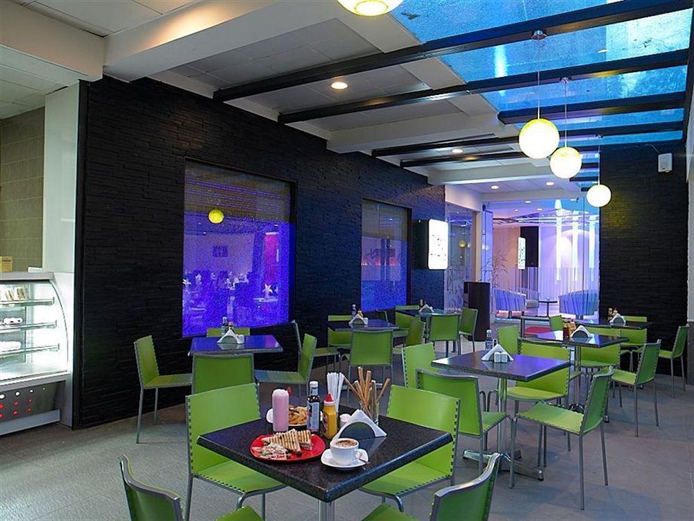 העיר בנגלור Blu Petal - A Business Hotel מראה חיצוני תמונה